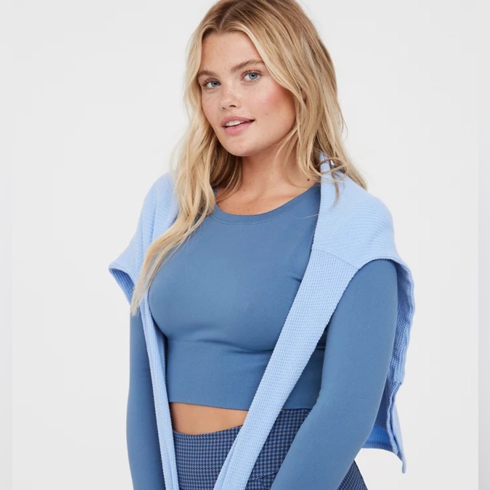 OFFLINE By Aerie Sidewalk Seamless Long Sleeve Cropped T-Shirt size large nwot